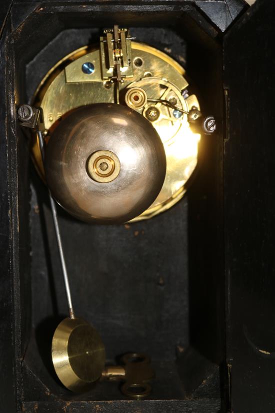 An early 20th century red boulle mantel clock, 12in.